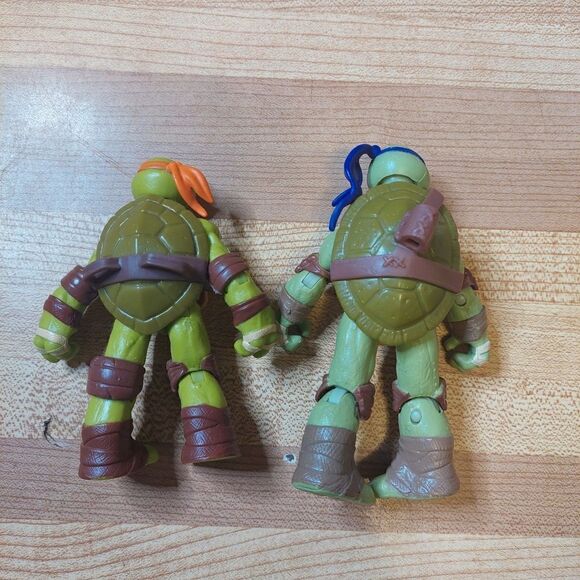 Teenage Mutant Ninja Turtles Pizza Thrower Bike + 4 Turtles - Picture 11 of 16